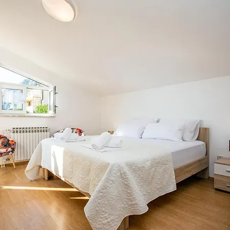 Apartment Adisa Omiš