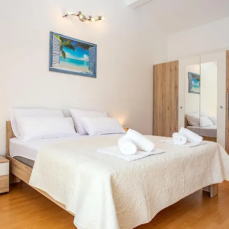 Apartment Adisa Omiš