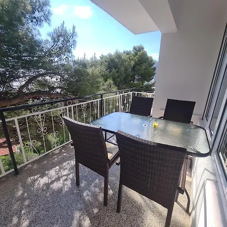 Adisa Apartment *